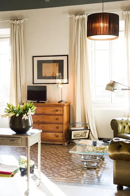 Arnobio Florence Suites 3*,
