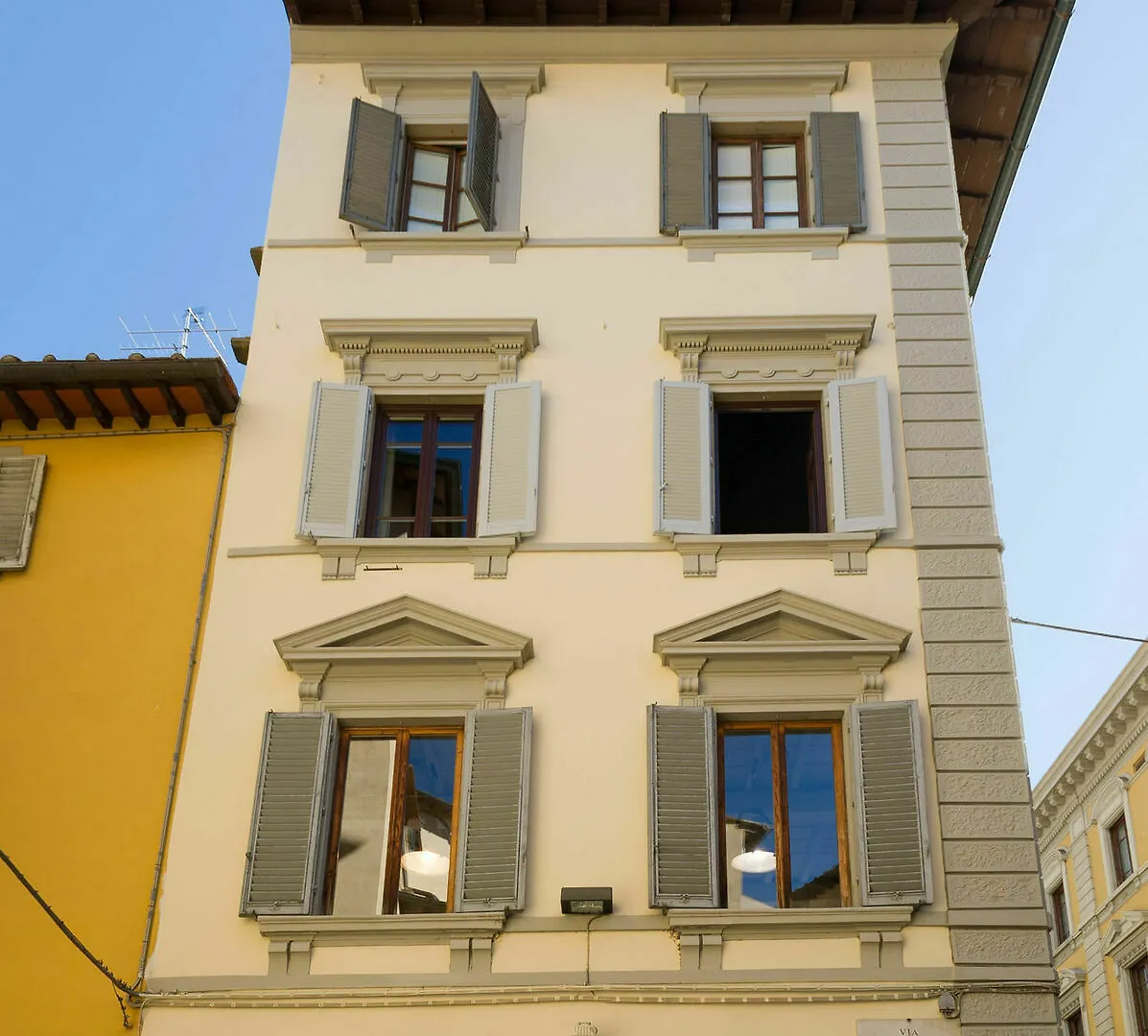 Arnobio Florence Suites Гостевой дом