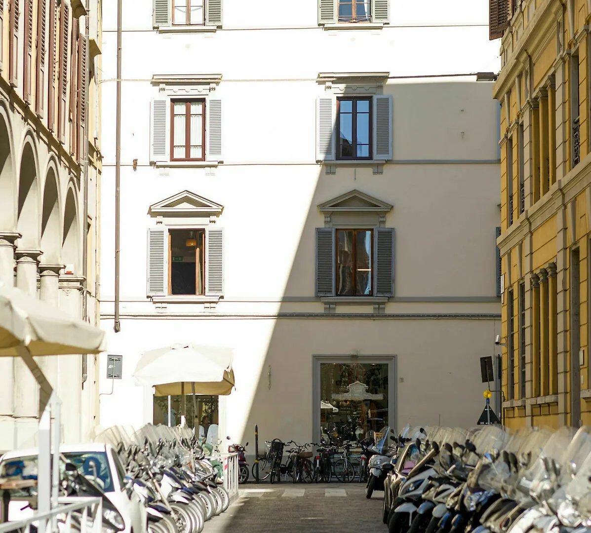 Arnobio Florence Suites